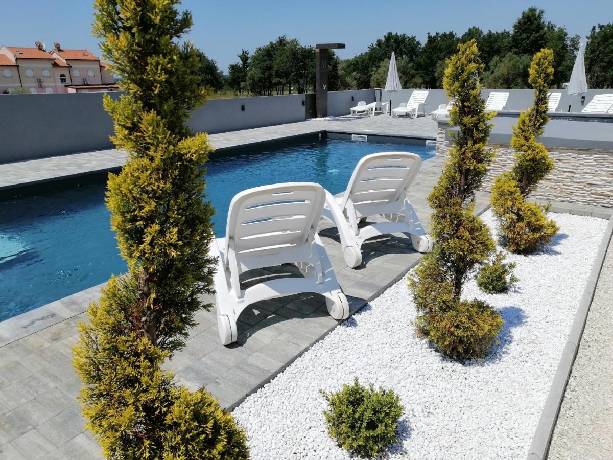 Apartments Katja Пореч Екстериор снимка
