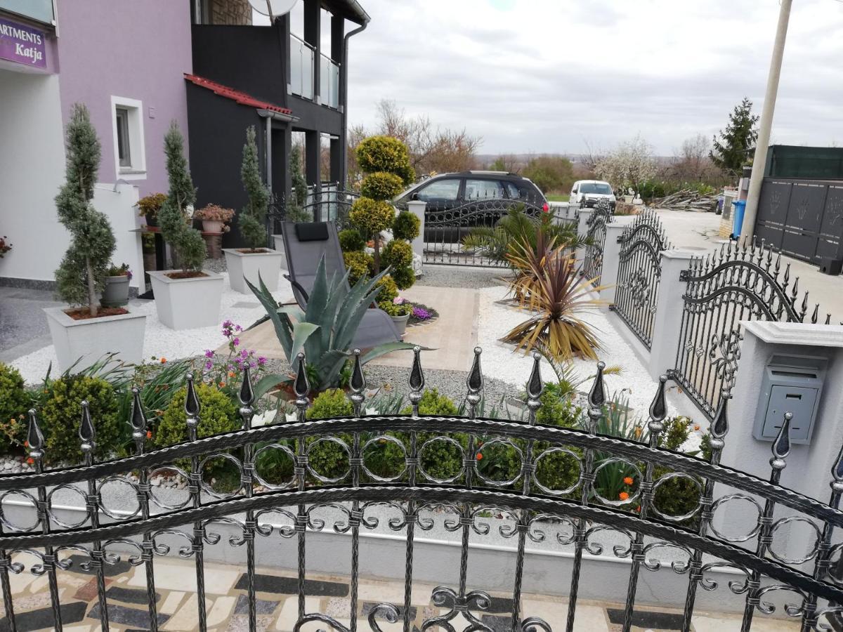 Apartments Katja Пореч Екстериор снимка