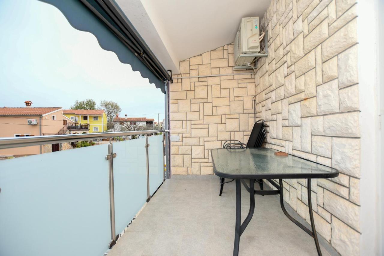 Apartments Katja Пореч Екстериор снимка
