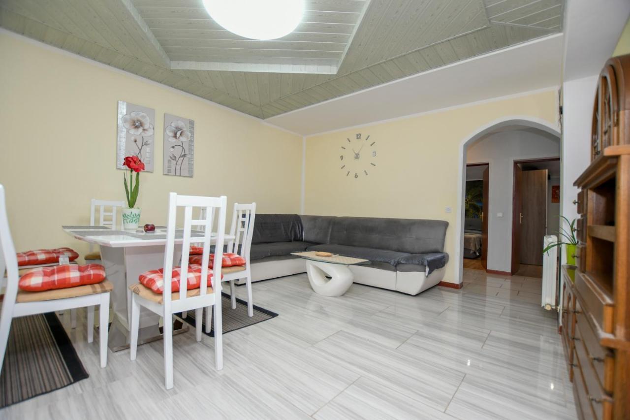 Apartments Katja Пореч Екстериор снимка
