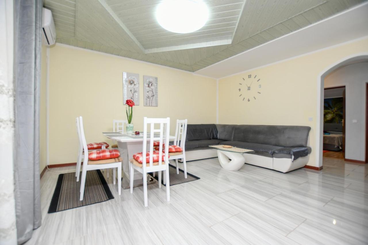 Apartments Katja Пореч Екстериор снимка