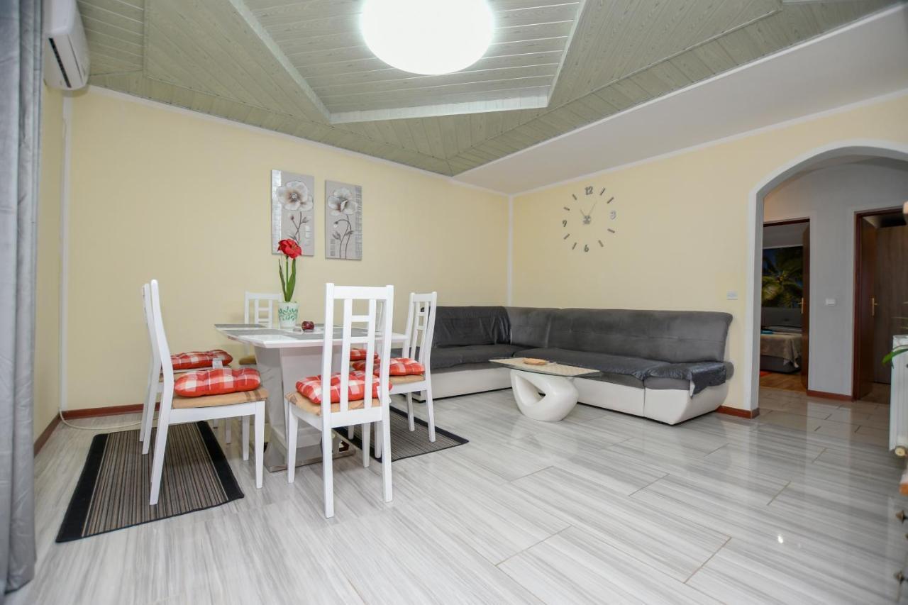 Apartments Katja Пореч Екстериор снимка