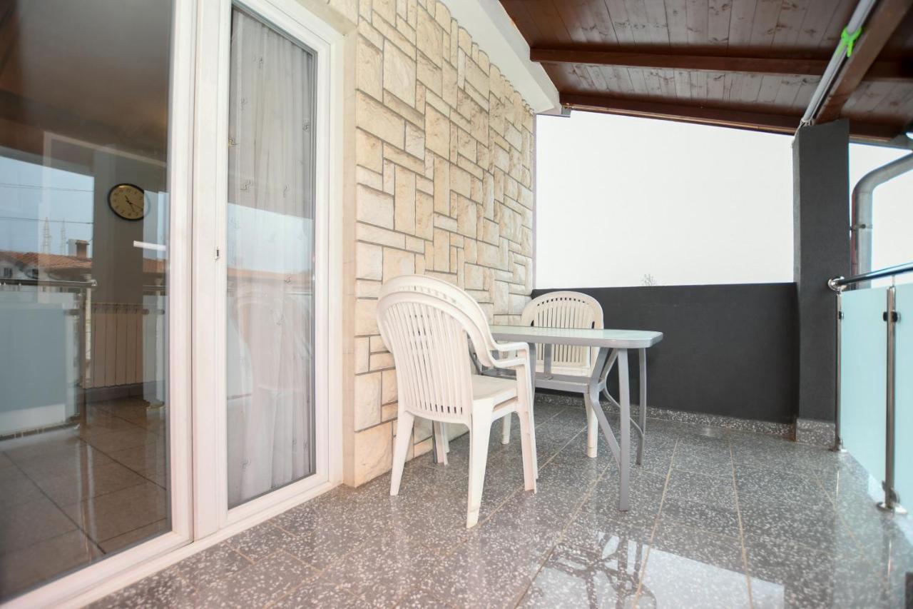 Apartments Katja Пореч Екстериор снимка