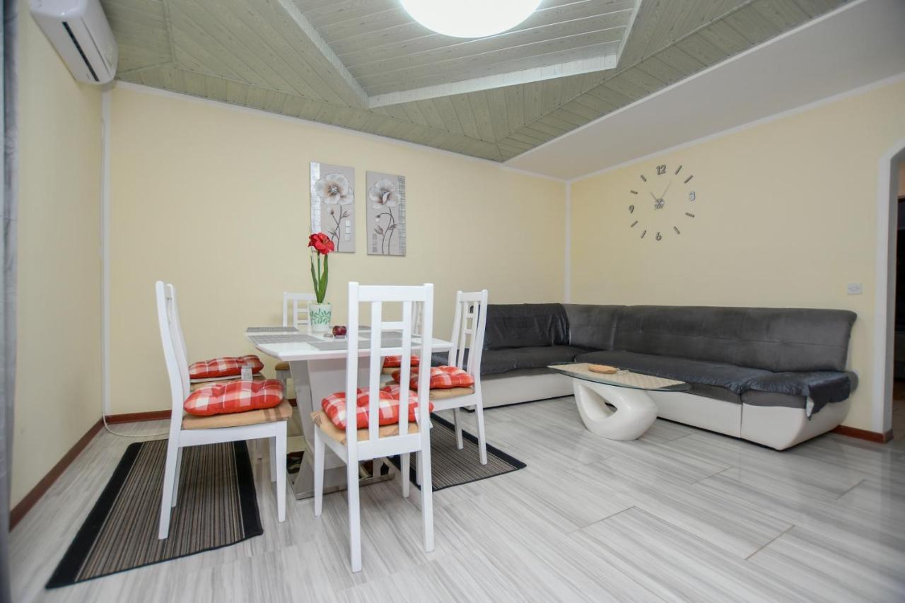 Apartments Katja Пореч Екстериор снимка