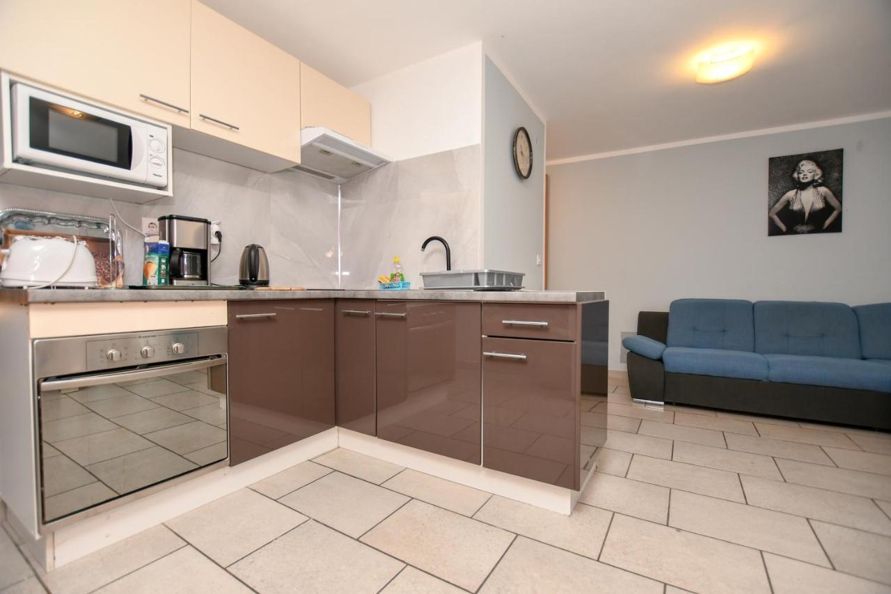 Apartments Katja Пореч Екстериор снимка